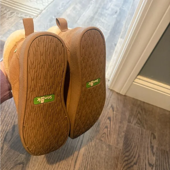 Cozy Tan Boots - Picture 4 of 5